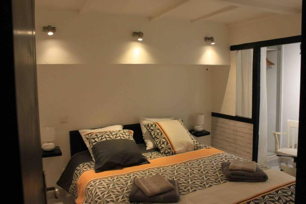 אביניון Appartement Intra-Muros Bien Situe Et Agreable A Proximite Des Theatres מראה חיצוני תמונה
