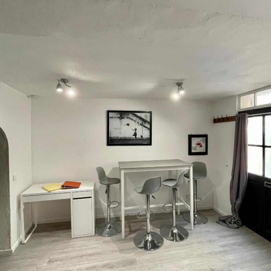 אביניון Appartement Intra-Muros Bien Situe Et Agreable A Proximite Des Theatres מראה חיצוני תמונה